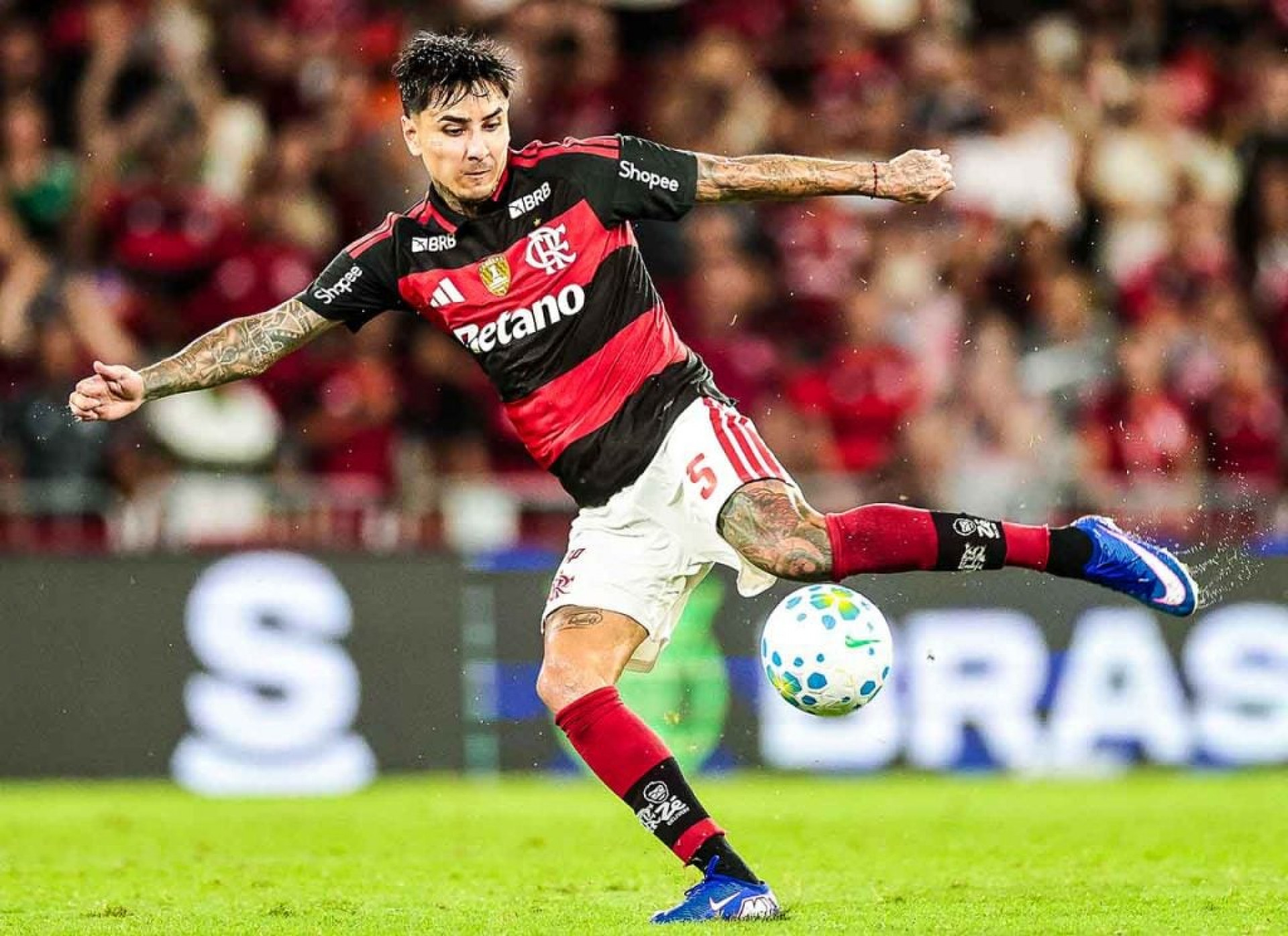 Filipe Lu&iacute;s, do M&ocirc;naco, pede contrata&ccedil;&atilde;o de Pulgar, do Flamengo