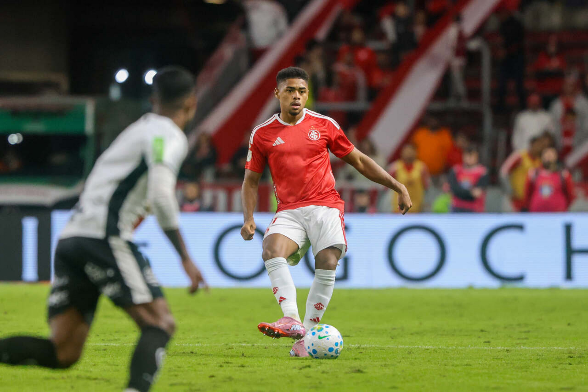 Zagueiro do Internacional pode ser suspenso at&eacute; recupera&ccedil;&atilde;o de Pec