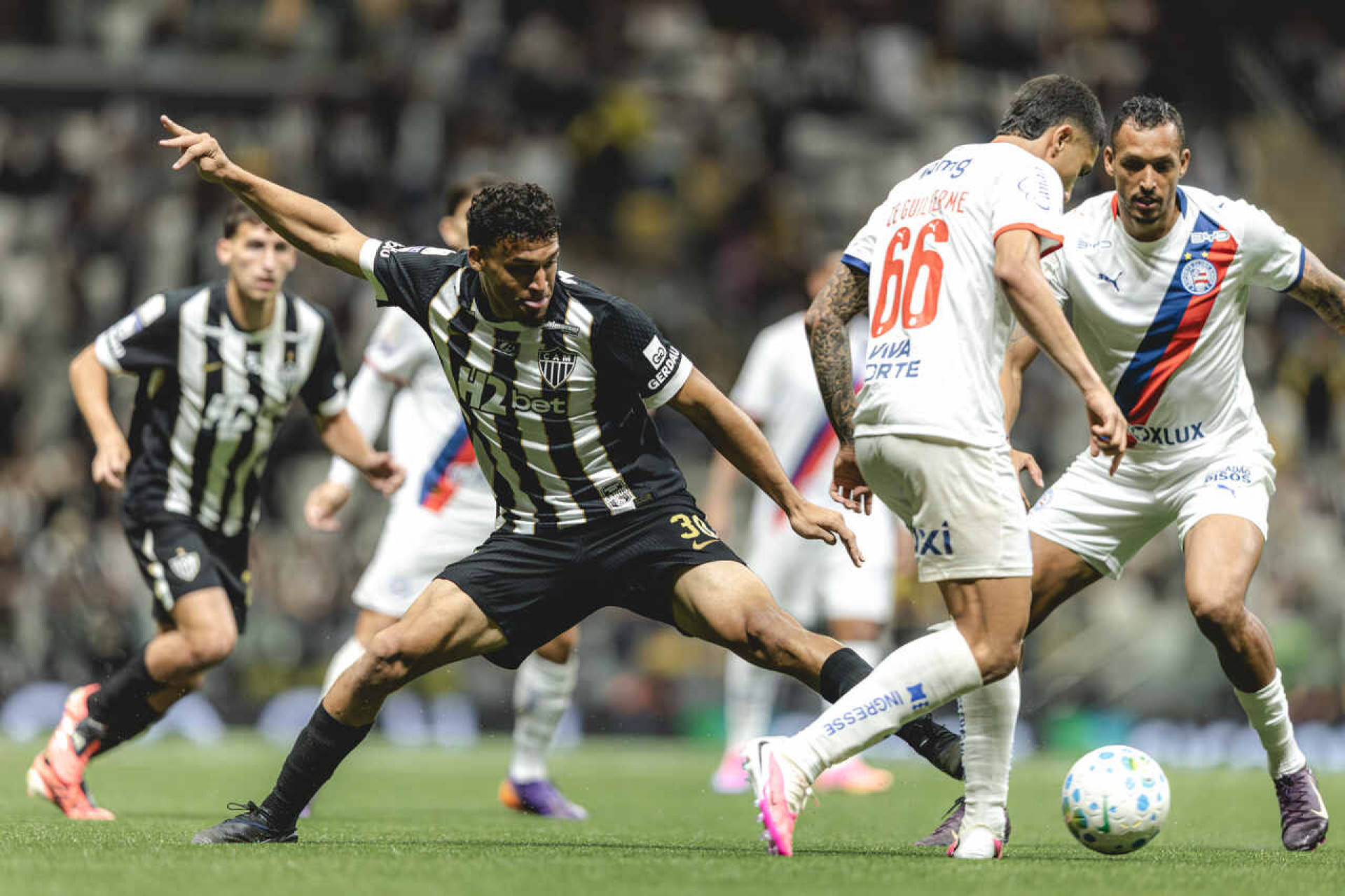 Atl&eacute;tico transforma Arena MRV em palco de recorde de novos torcedores