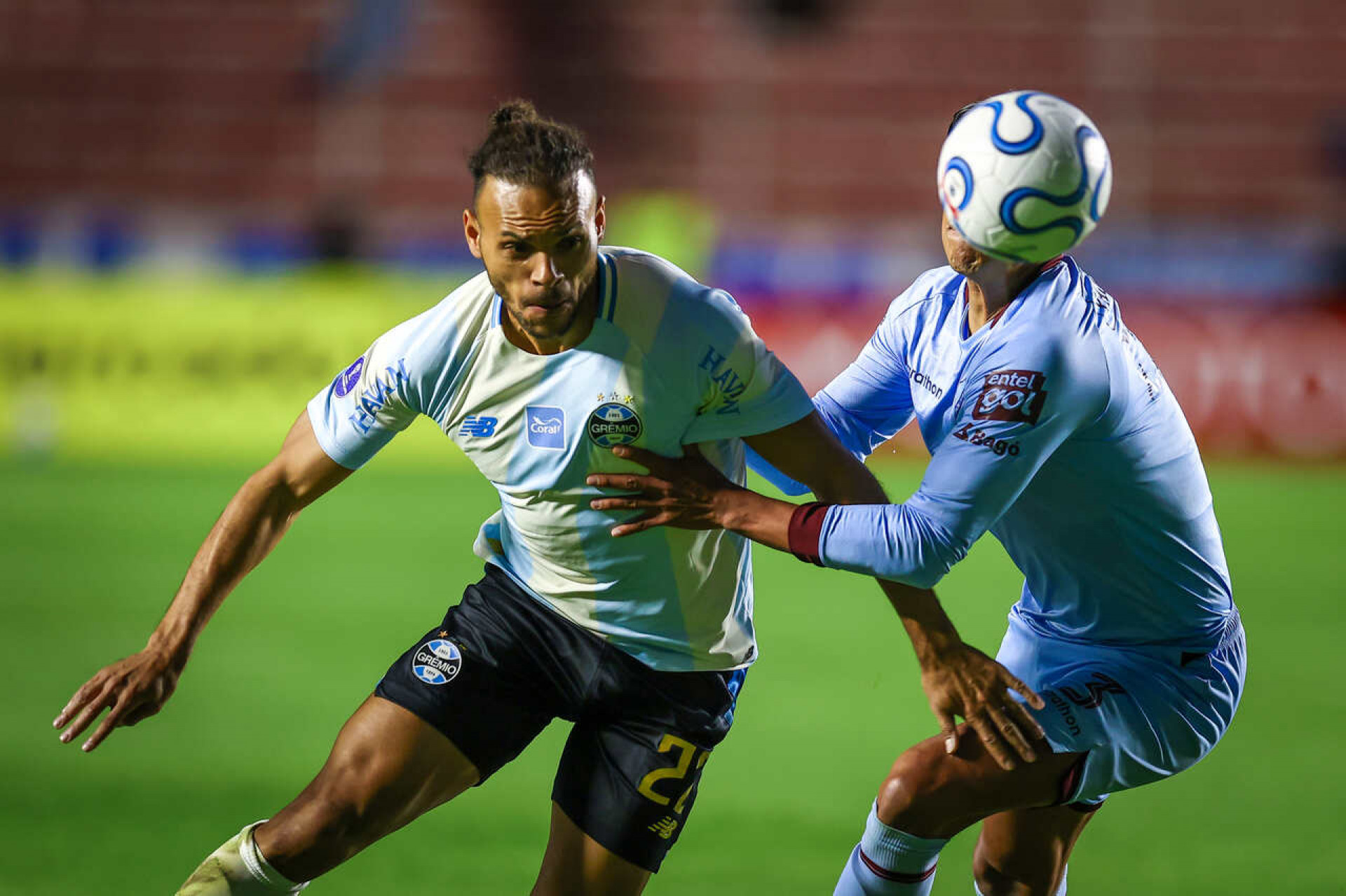 Bol&iacute;var vence o Gr&ecirc;mio em jogo movimentado pela Sul-Americana