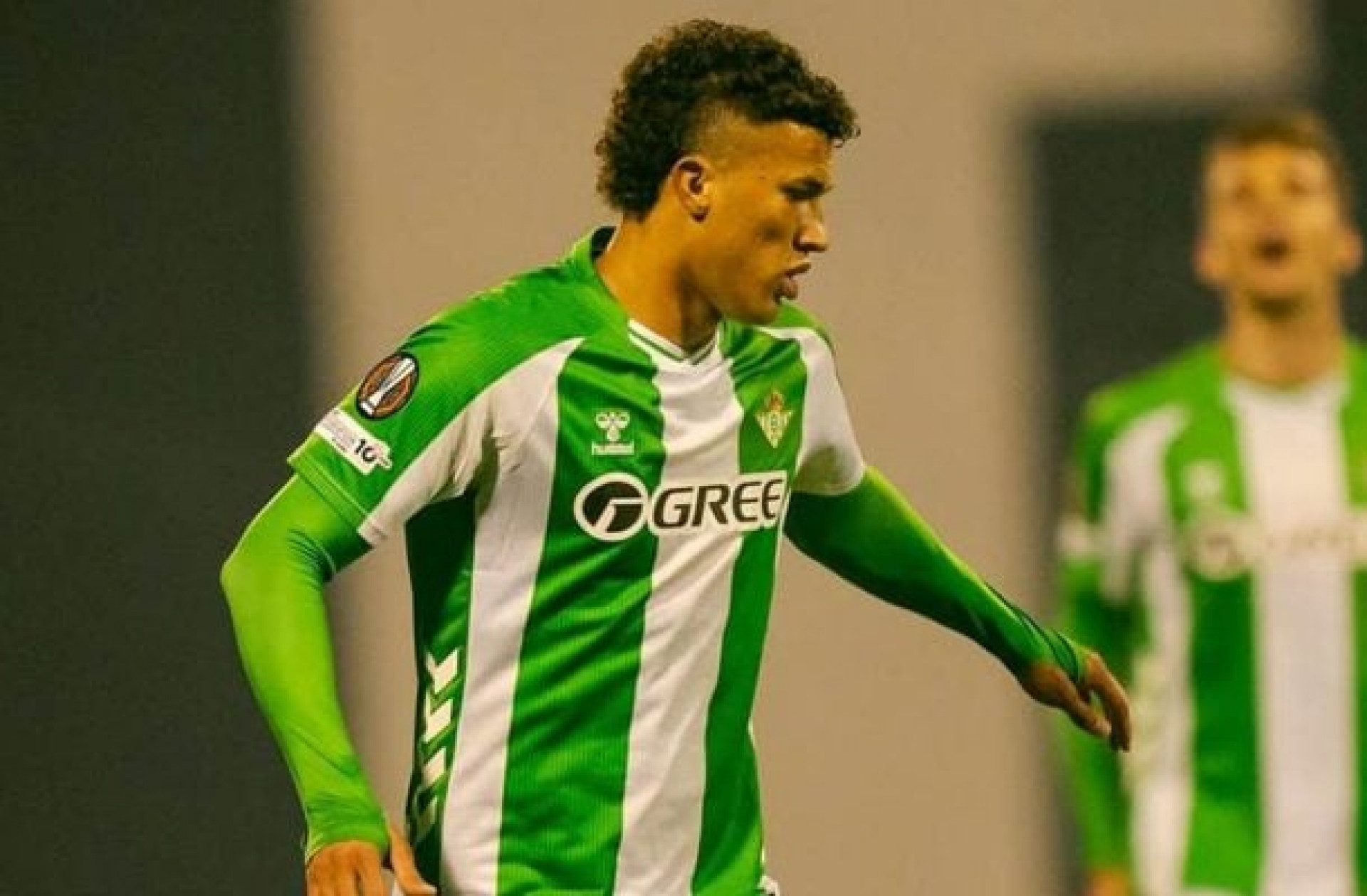 Vasco recebe aval e encaminha contrata&ccedil;&atilde;o de volante colombiano Nelson Deossa, do Betis