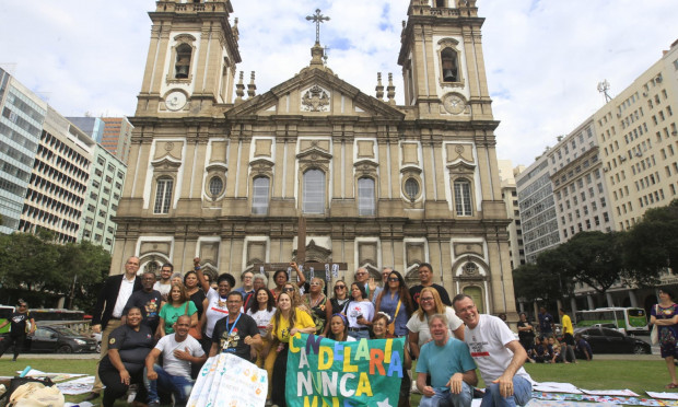 Protesto marca os 33 anos da Chacina da Candelária