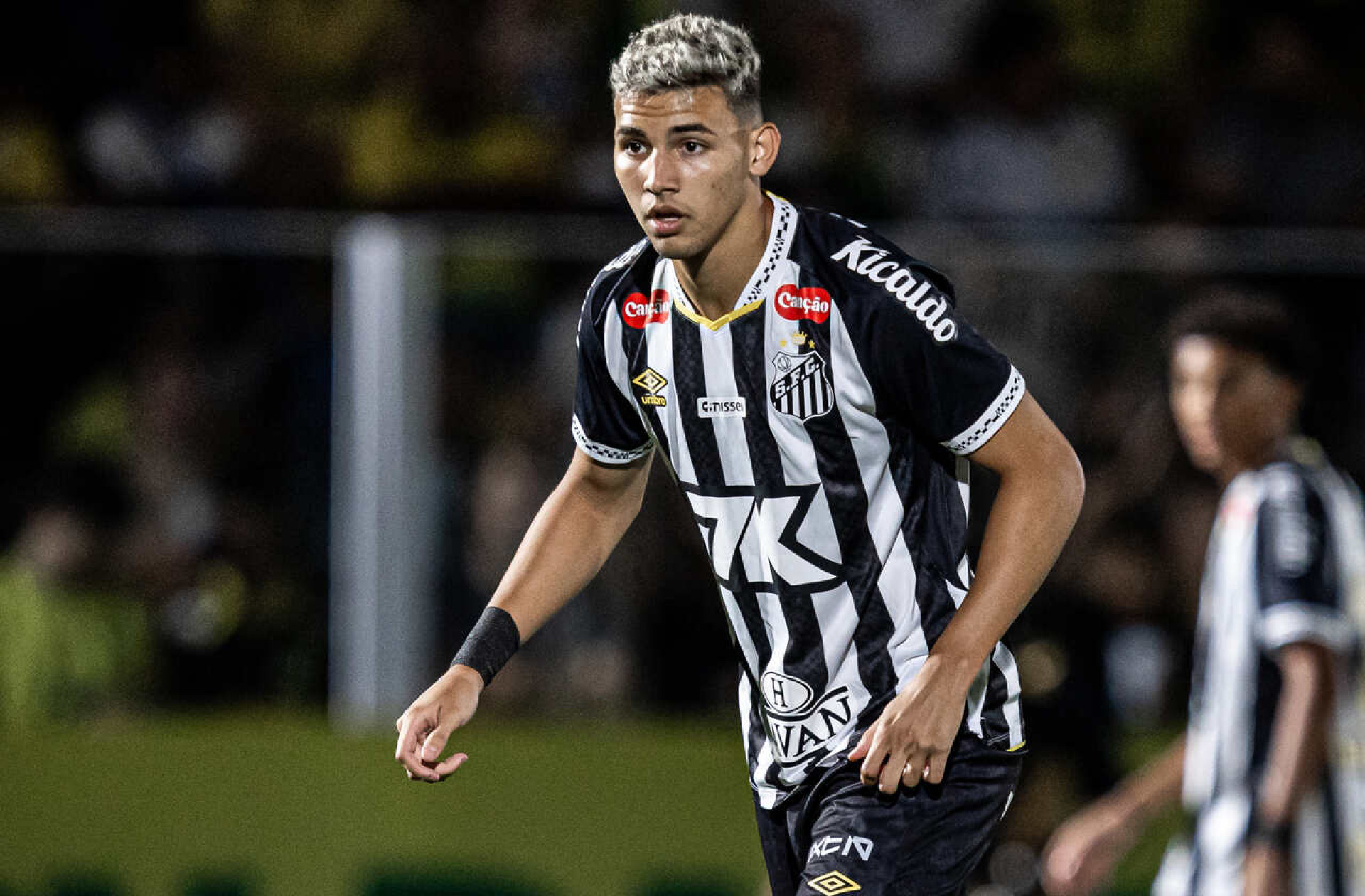 Atl&eacute;tico negocia a contrata&ccedil;&atilde;o de atacante do Chelsea