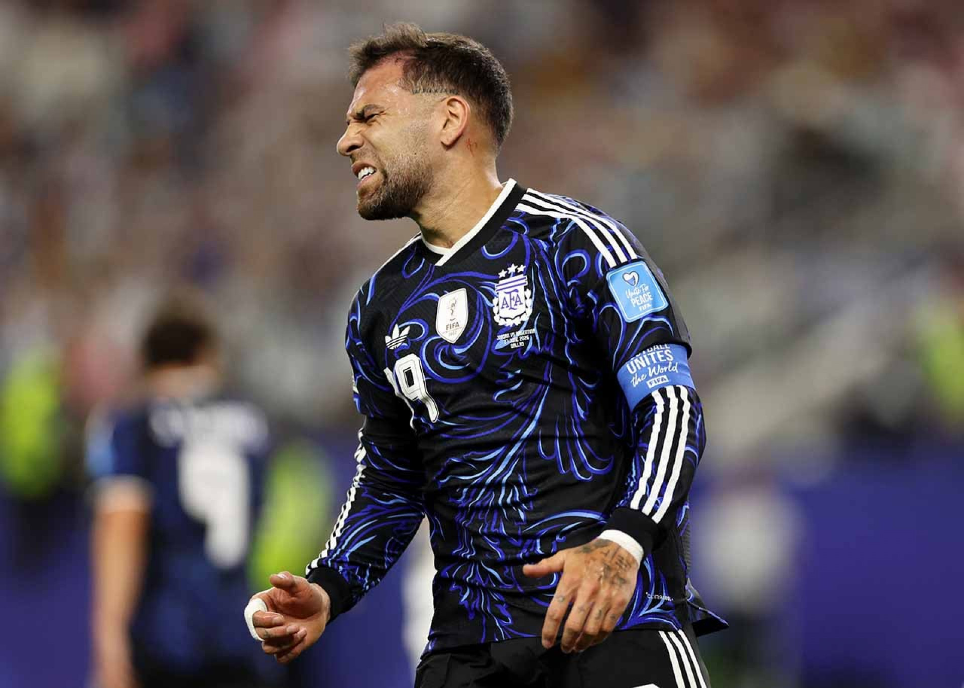 Otamendi anuncia aposentadoria da sele&ccedil;&atilde;o argentina