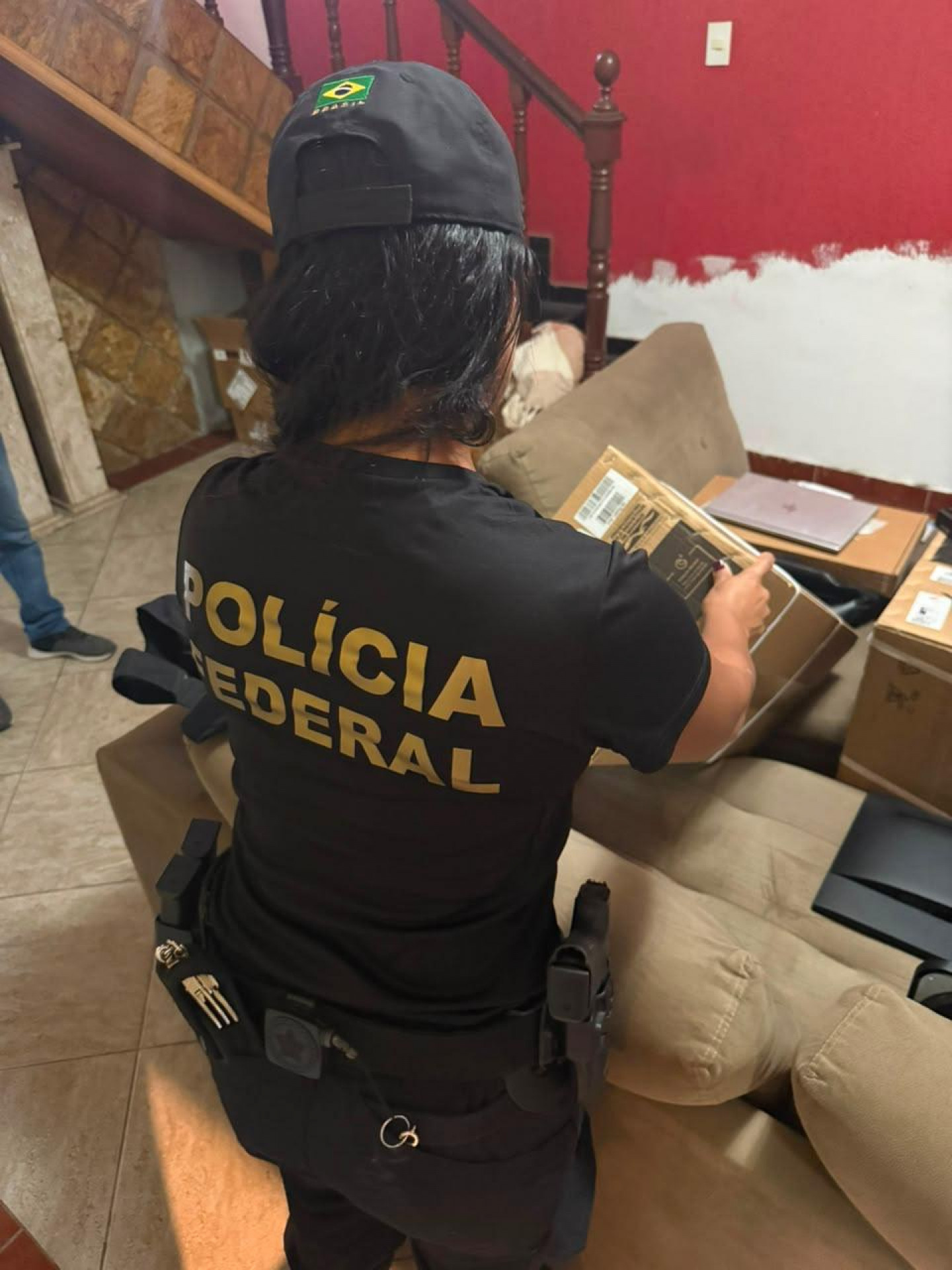 Agentes da PF cumprem mandados de busca e apreensão em diversos bairros do Rio