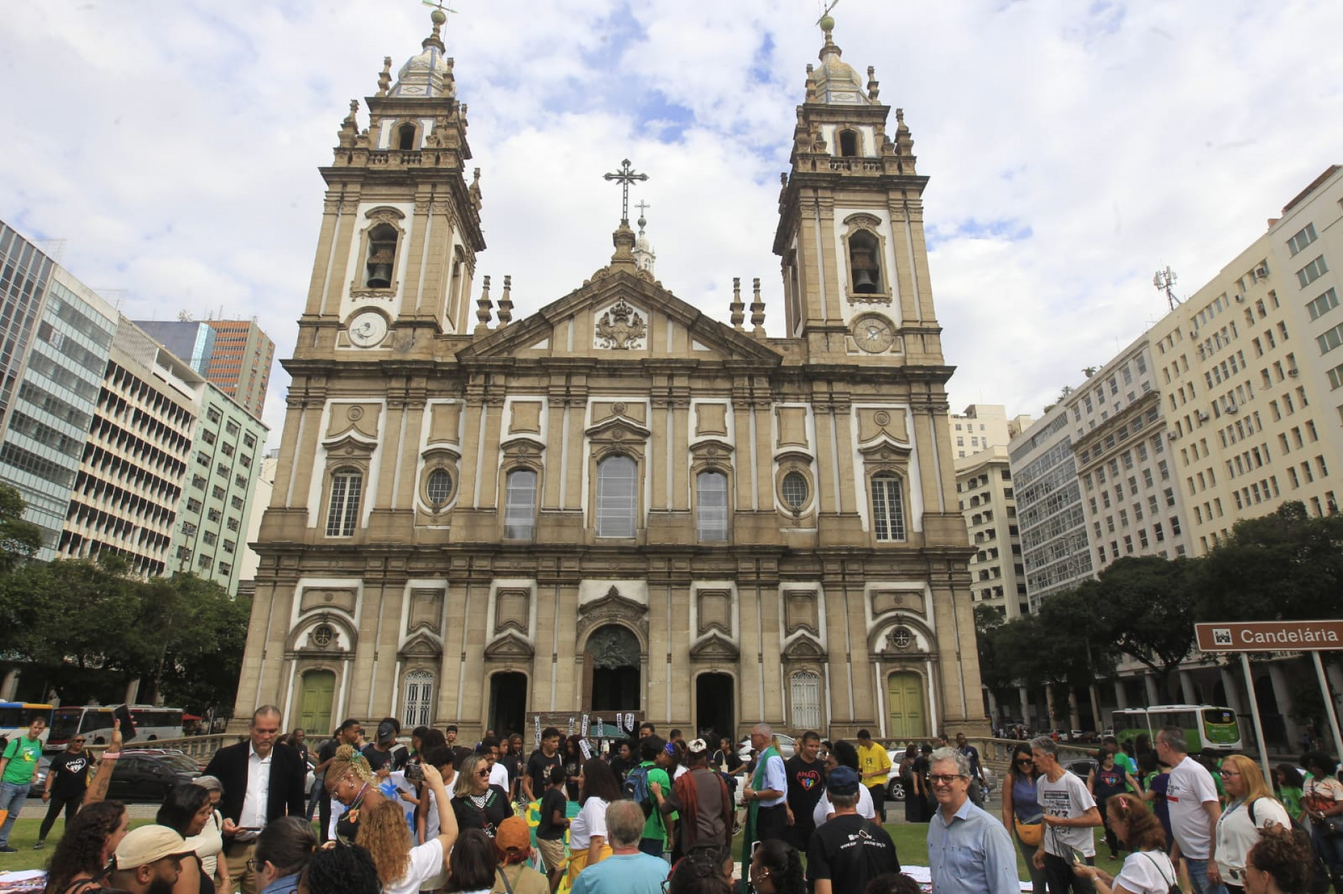 Familiares das vítimas e ativistas realizaram ato em memória aos 33 anos da Chacina da Candelária - Reginaldo Pimenta/Agência O DIA