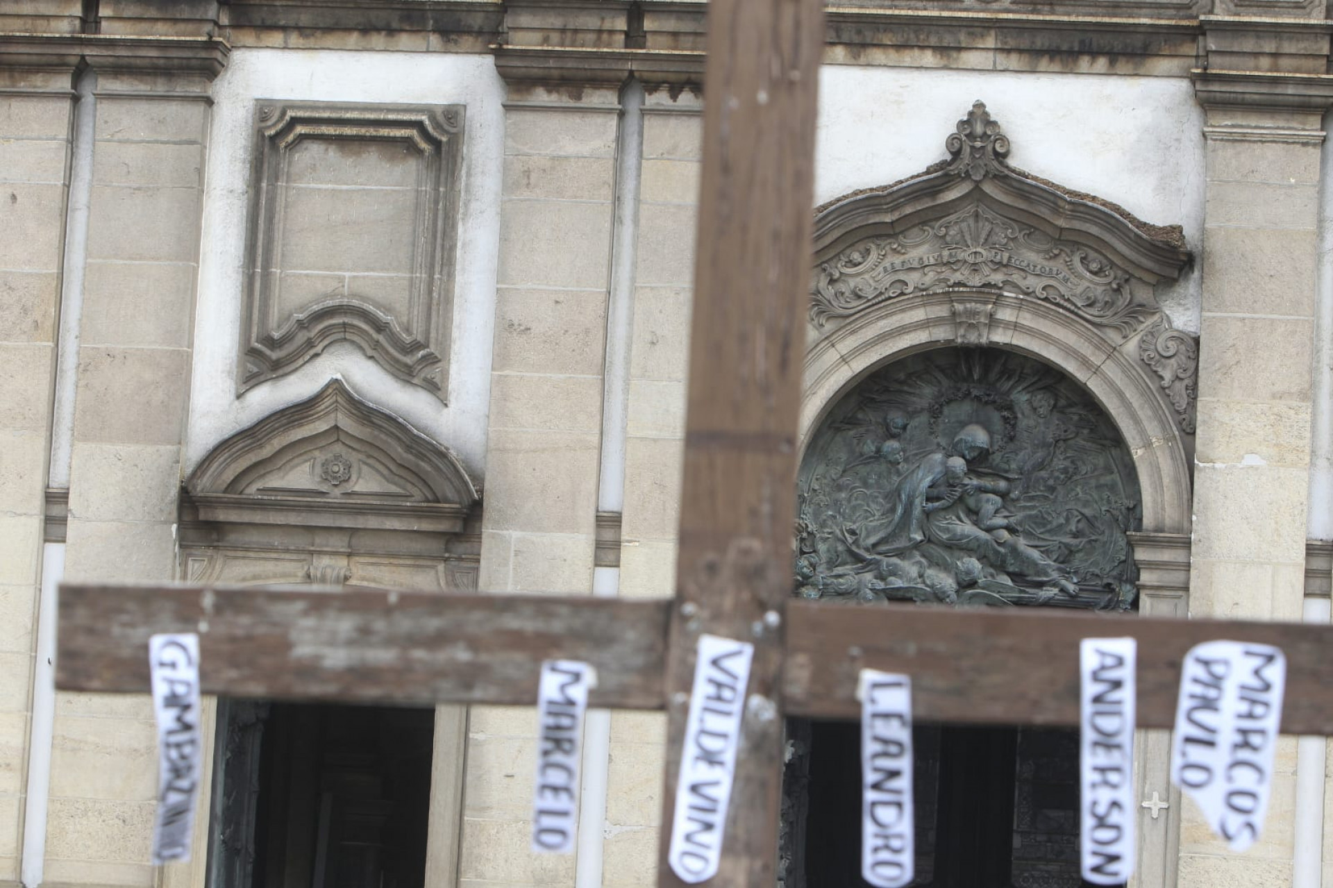 Familiares das vítimas e ativistas realizaram ato em memória aos 33 anos da Chacina da Candelária - Reginaldo Pimenta/Agência O DIA