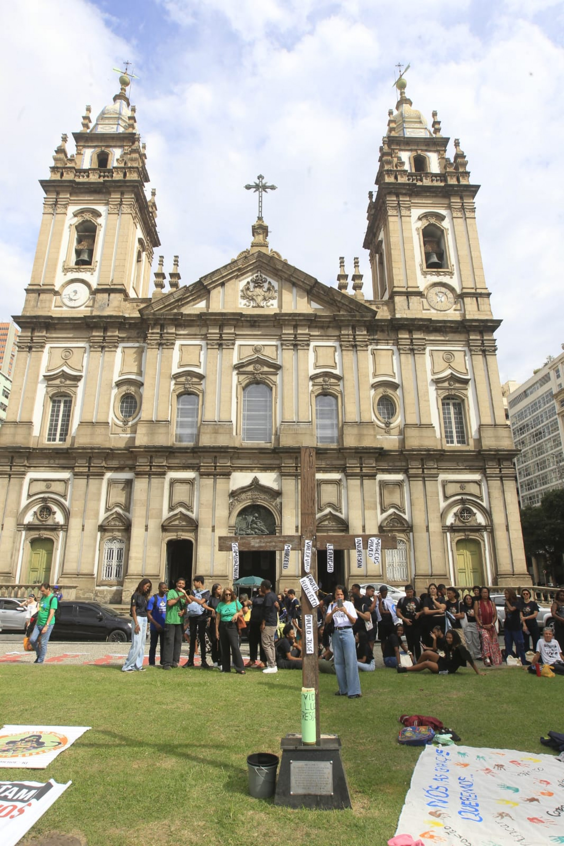 Familiares das vítimas e ativistas realizaram ato em memória aos 33 anos da Chacina da Candelária - Reginaldo Pimenta/Agência O DIA