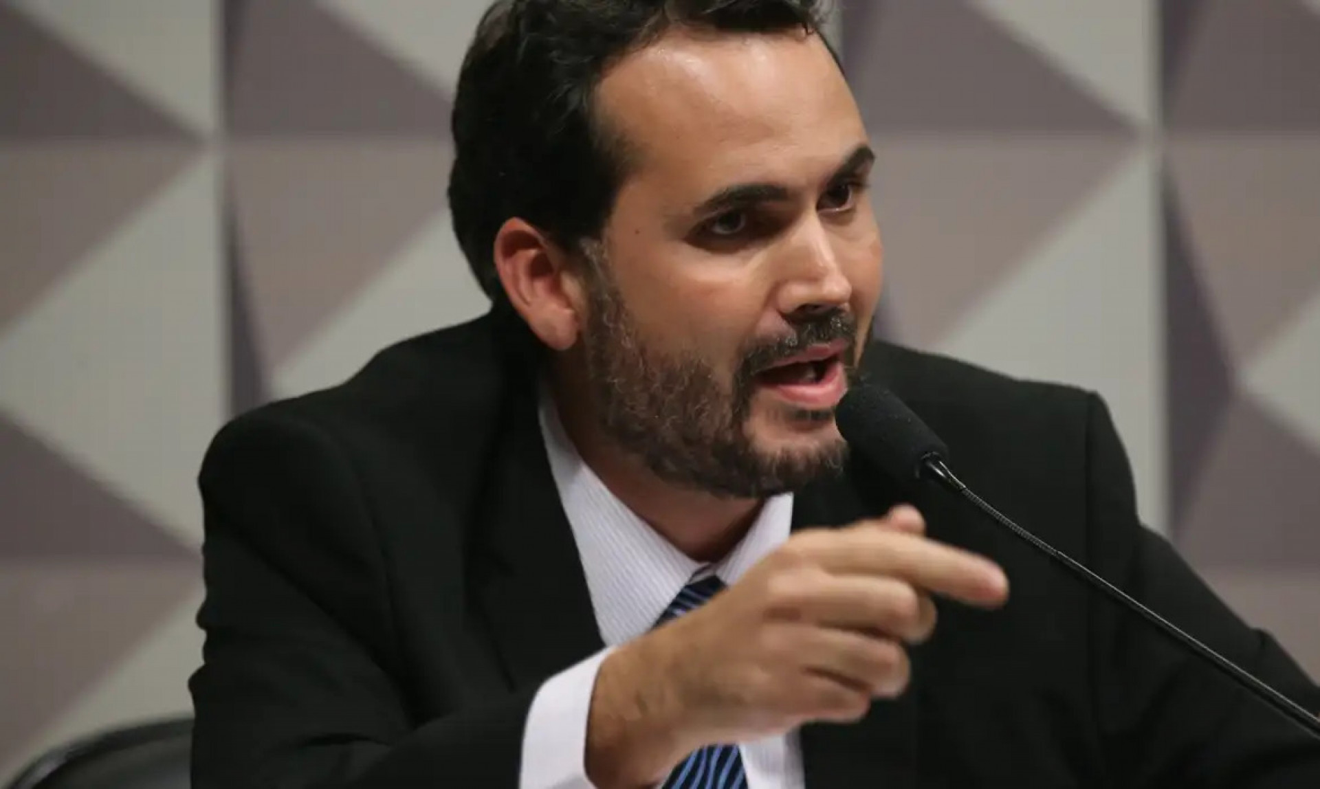 Bruno Moretti repetiu que h&aacute; neutralidade fiscal nas medidas para conter altas de combust&iacute;veis

