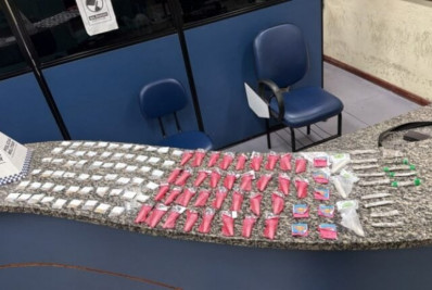 Drogas são apreendidas após suspeitos fugirem de abordagem da PM em Barra do Piraí