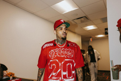 Chris Brown se declara culpado por briga em boate de Londres