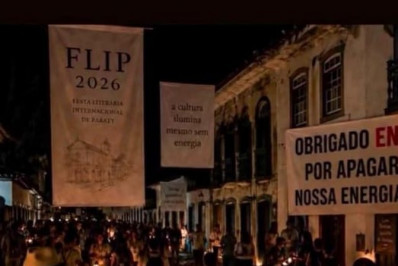 Apagão de seis horas não desanima público durante a Flip em Paraty