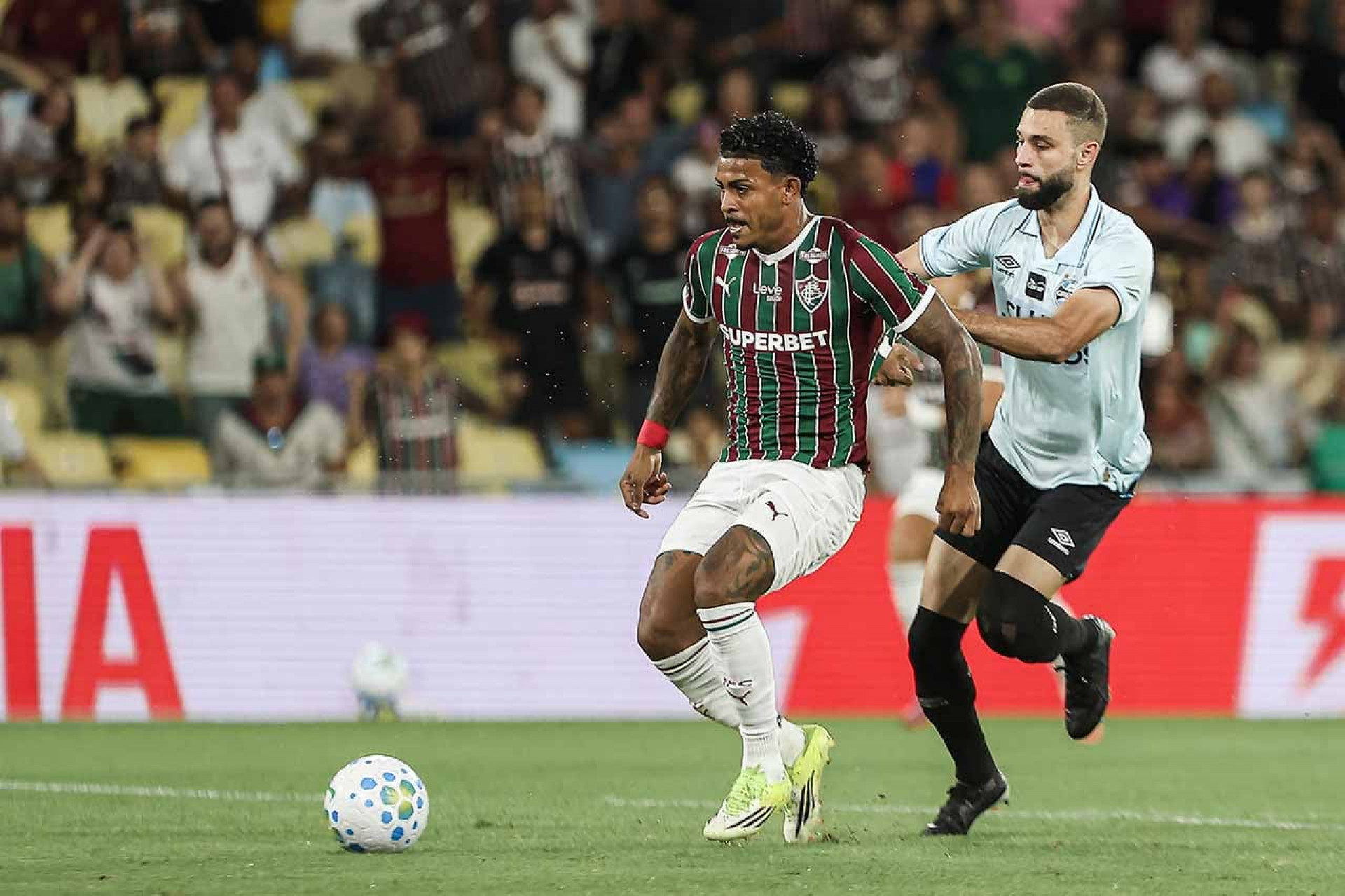 Fluminense visita o Gr&ecirc;mio e defende sequ&ecirc;ncia invicta diante do rival