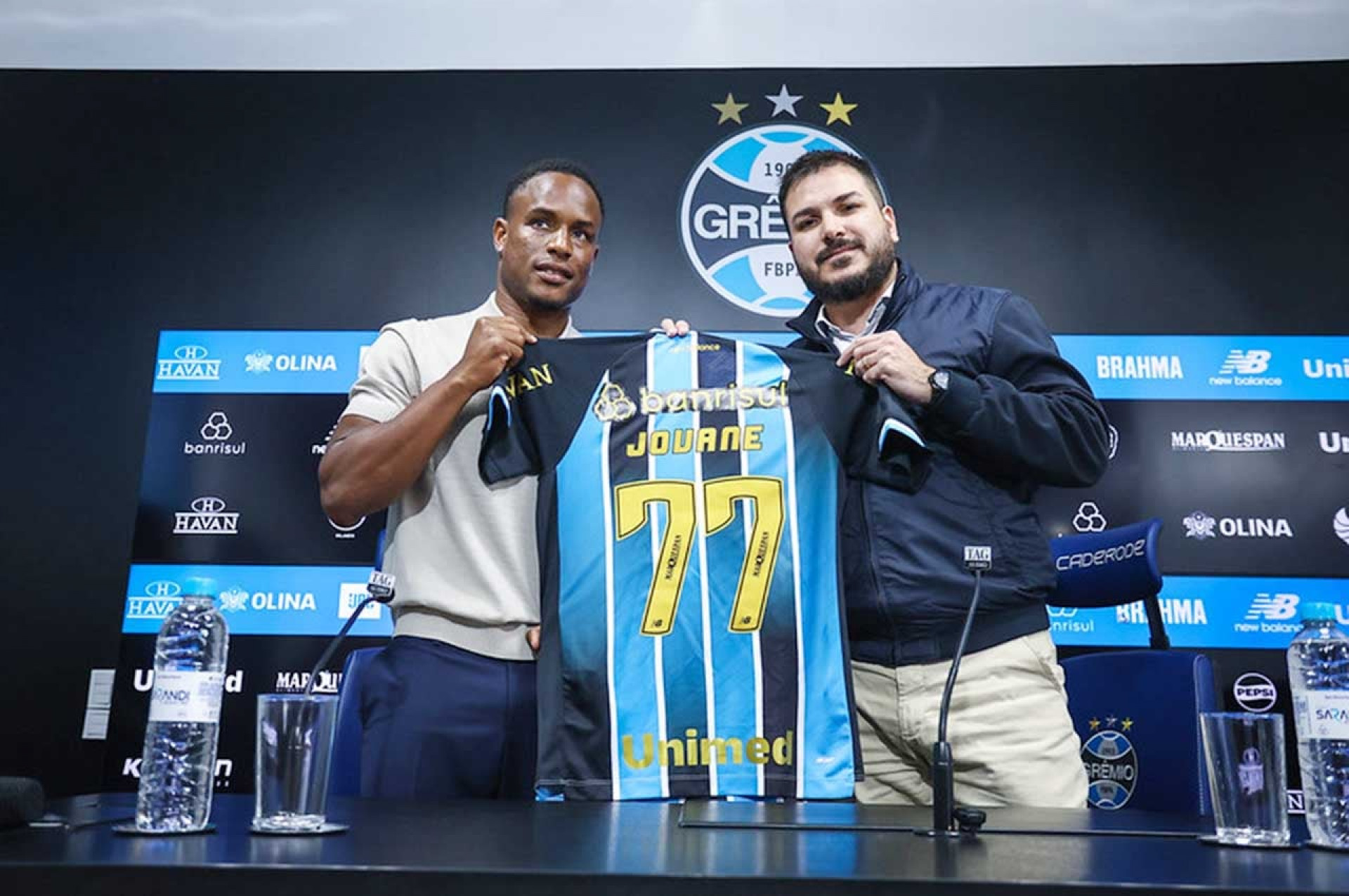 Jovane Cabral &eacute; apresentado e cita &iacute;dolos do Gr&ecirc;mio: “Clube hist&oacute;rico”