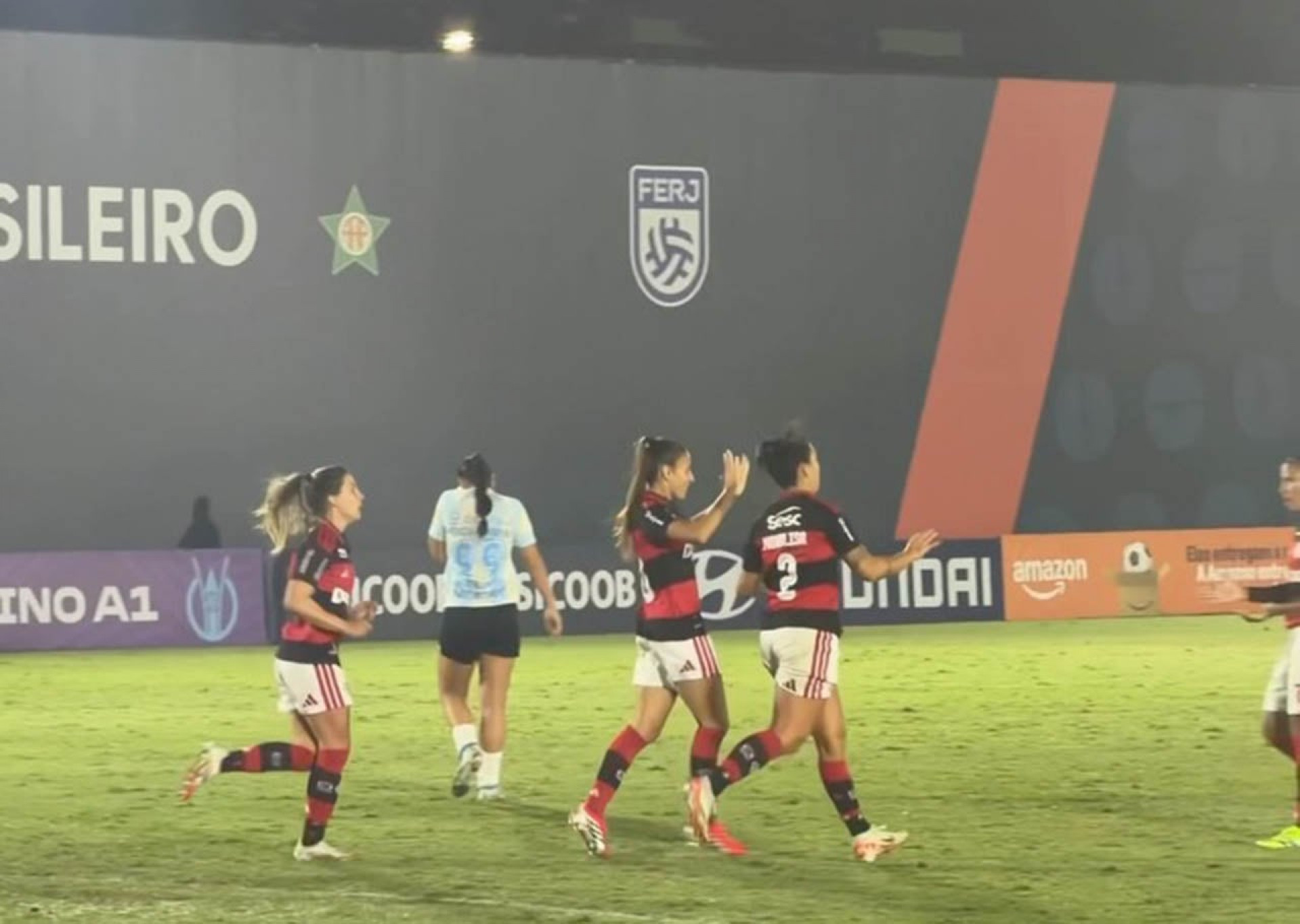 Gr&ecirc;mio arranca empate com Flamengo no fim pelo Brasileir&atilde;o Feminino
