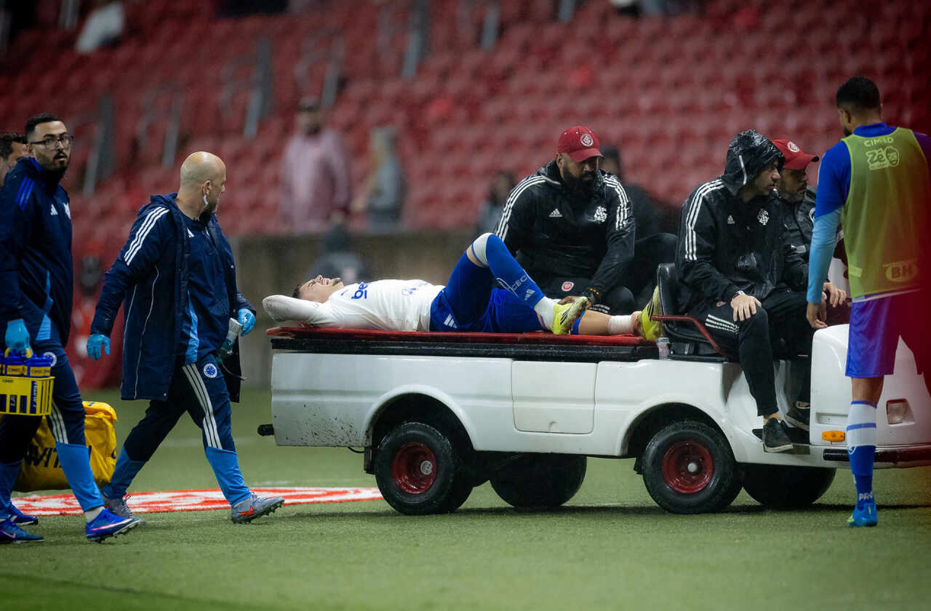 Cruzeiro busca novo atacante ap&oacute;s grave les&atilde;o de Gabriel Pec
