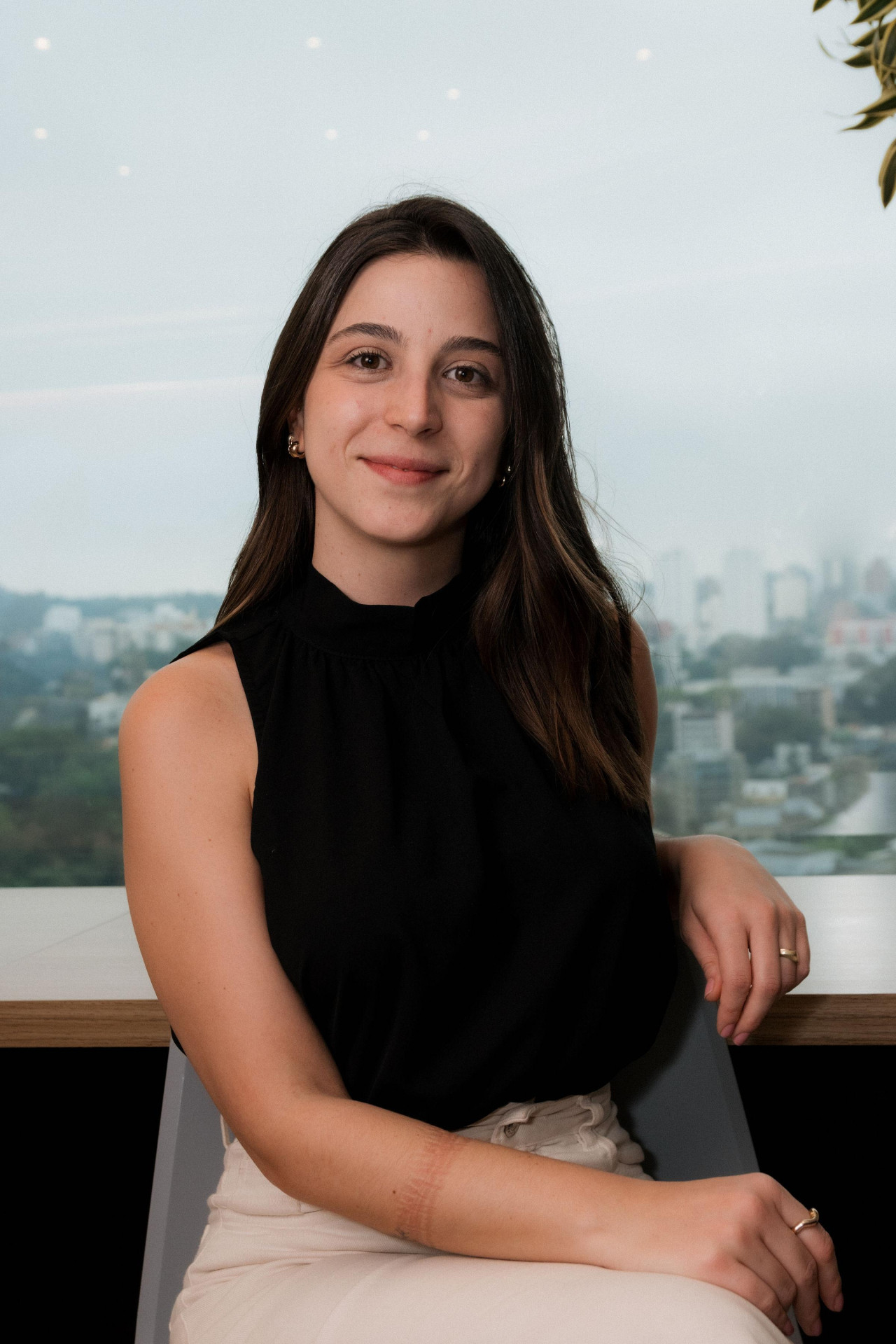 Aline Vieira refor&ccedil;a que &eacute; preciso ter aten&ccedil;&atilde;o quando for contratar um empr&eacute;stimo - Divulga&ccedil;&atilde;o