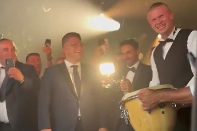 Haaland comanda remada viking em casamento de companheiro do City