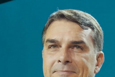 'Hoje é o início da luta do bem contra o mal', diz Flávio