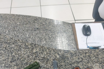 Homem é detido e réplica de arma é apreendida na Tijuca