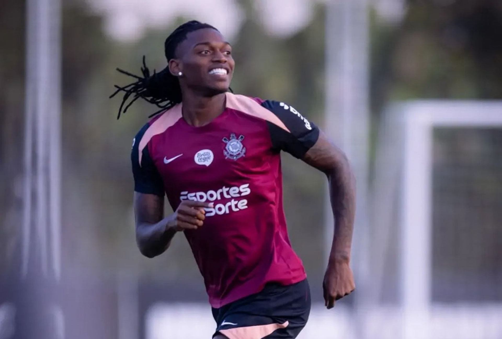 Rafael Le&atilde;o revela admira&ccedil;&atilde;o pelo Flamengo e manifesta desejo em jogar no clube