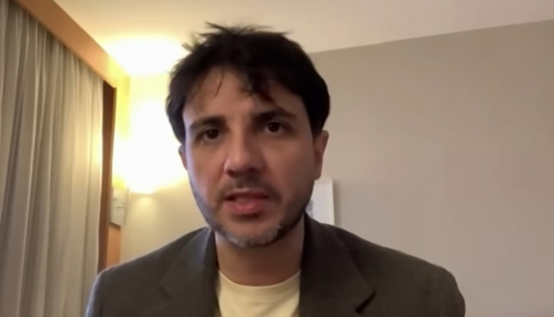 Renan Santos nega estupro e atribui acusação a família de ex-namorada - QTU Questões do Universo