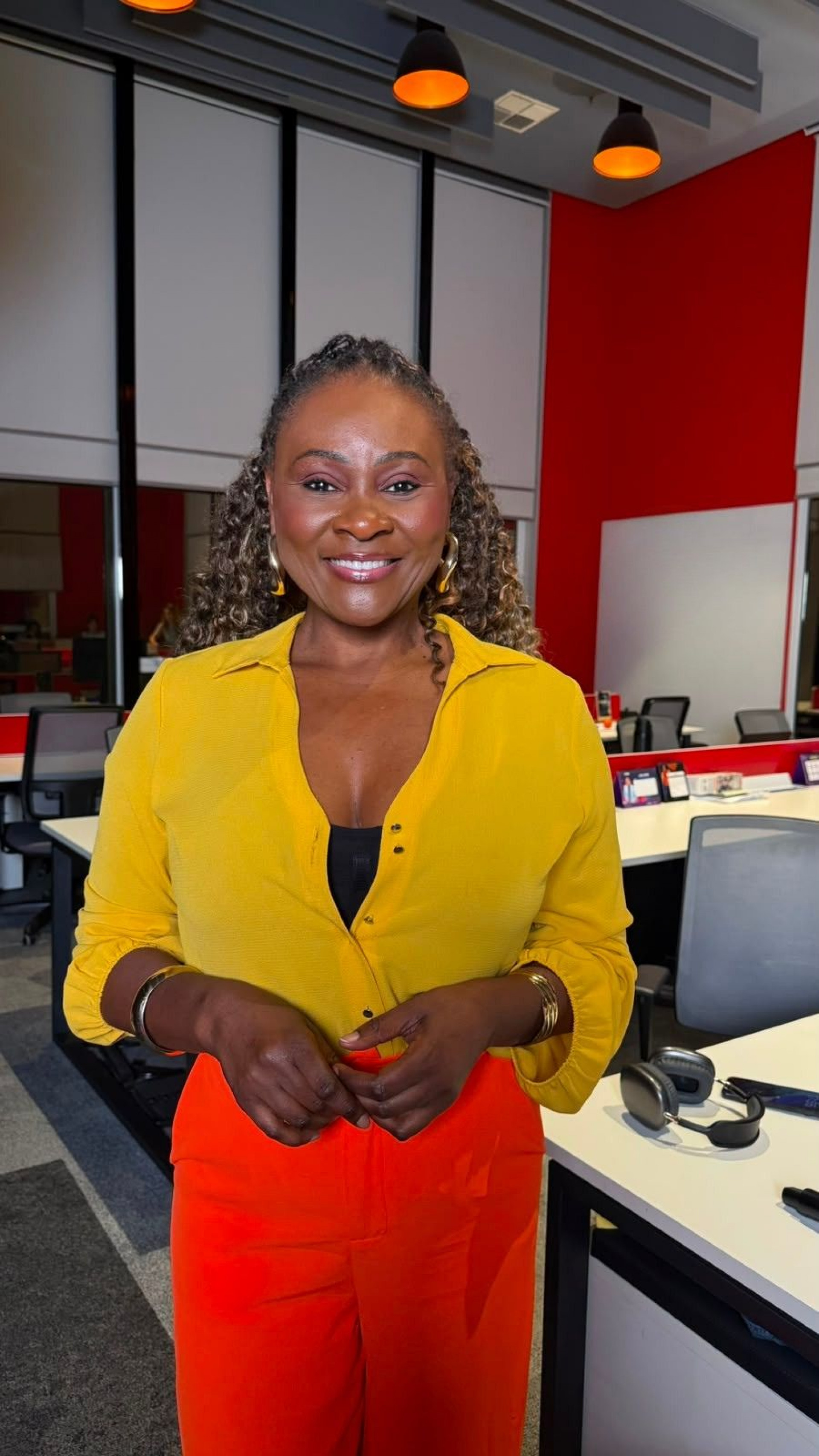 Janaína Nunes: Jornalista, colunista e comunicadora com passagens pela Record e atuando atualmente no Melhor da Tarde (Band) e na Leo Dias TV. - Foto: Reprodução/ Redes sociais