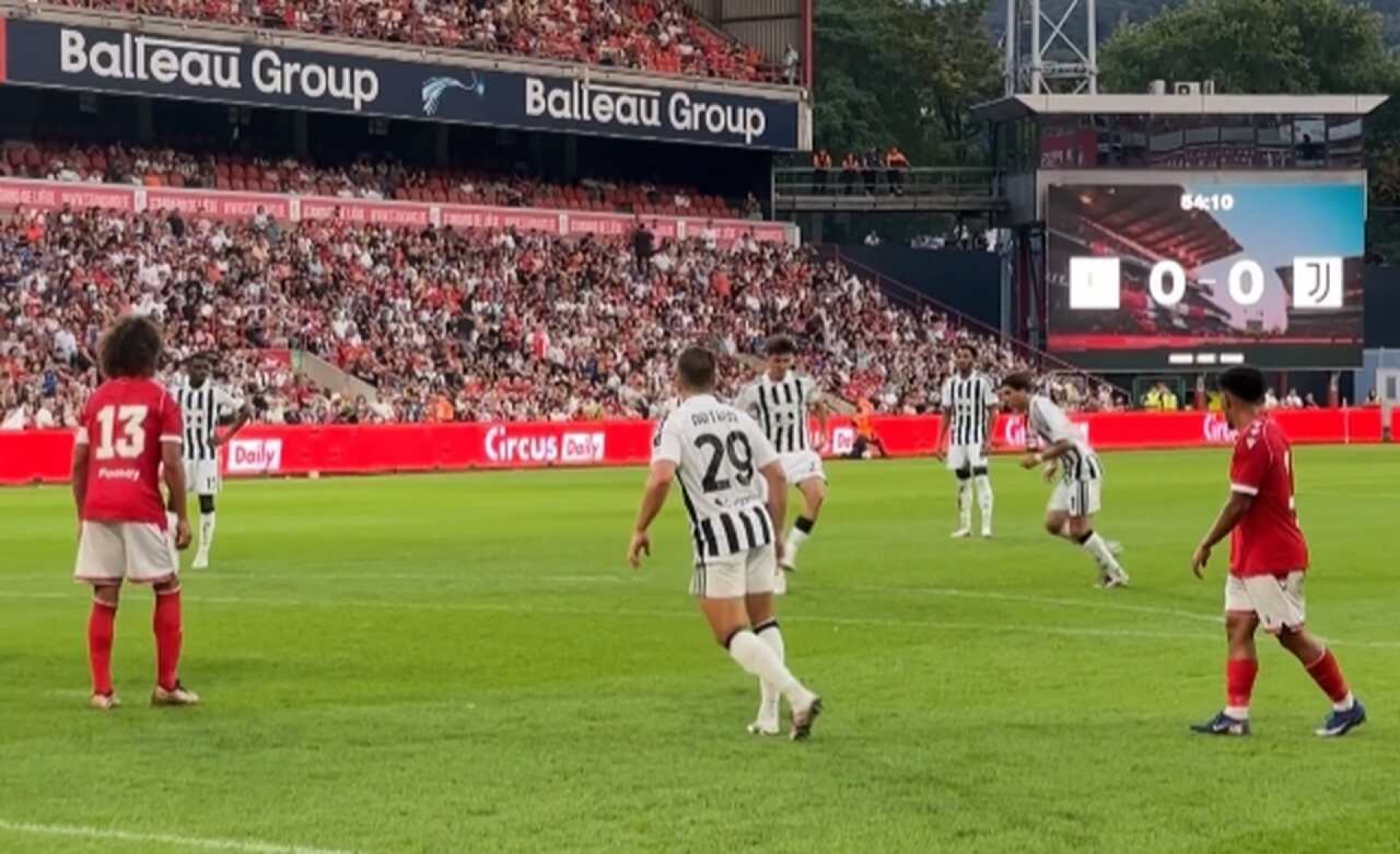Juventus derrota o Standart Liege em amistoso de poucas emo&ccedil;&otilde;es