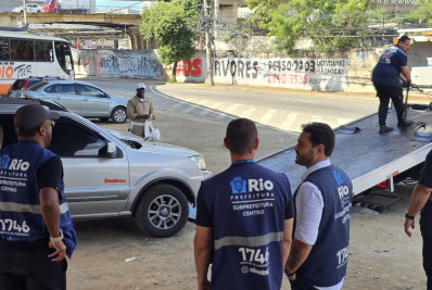 Operação autua mais de 120 veículos por estacionamento irregular na Quinta da Boa Vista