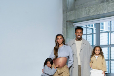 Tainá Militão exibe barrigão em fotos com Éder e os filhos