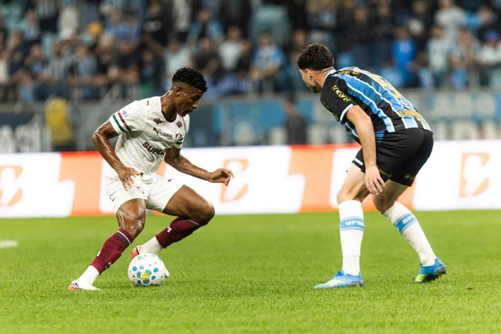 Gr&ecirc;mio e Fluminense empatam em jogo morno em Porto Alegre
