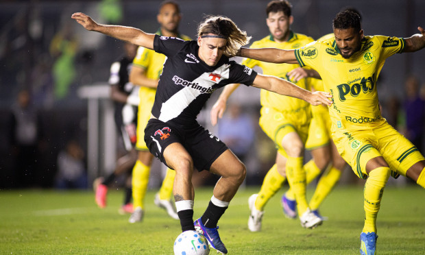 Vasco sai atrás, busca <br>empate com o Mirassol,<br>mas segue no Z-4