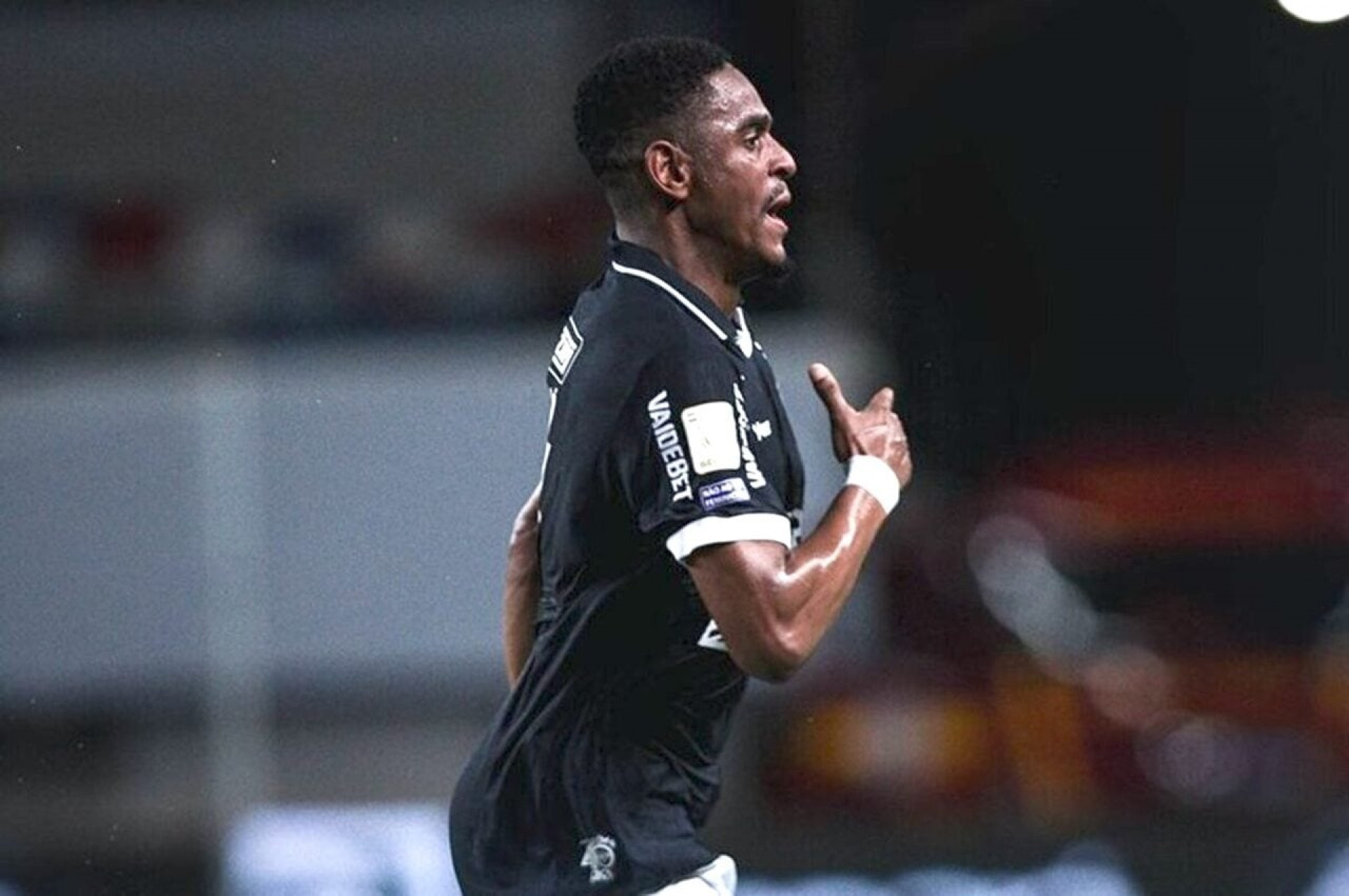 Arcanjo vai do c&eacute;u ao inferno ap&oacute;s derrota do Vit&oacute;ria para o Remo