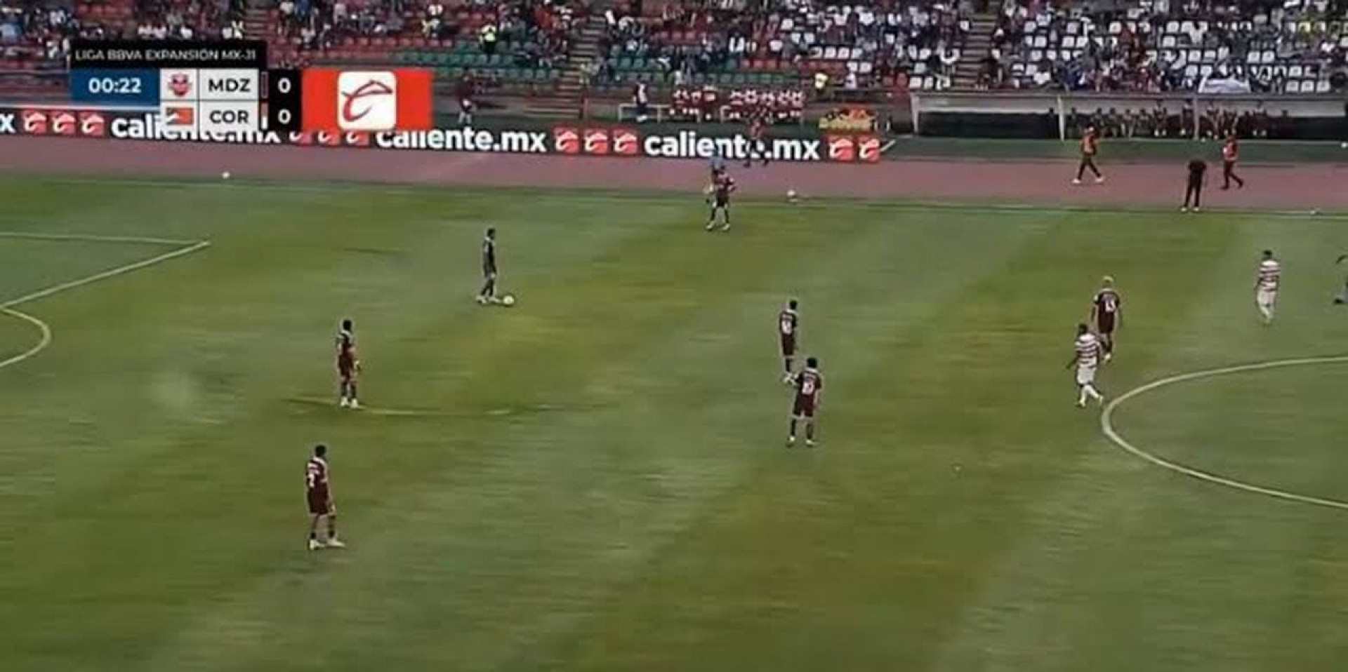 V&iacute;deo: jogadores fazem “greve de bola” em protesto no futebol mexicano