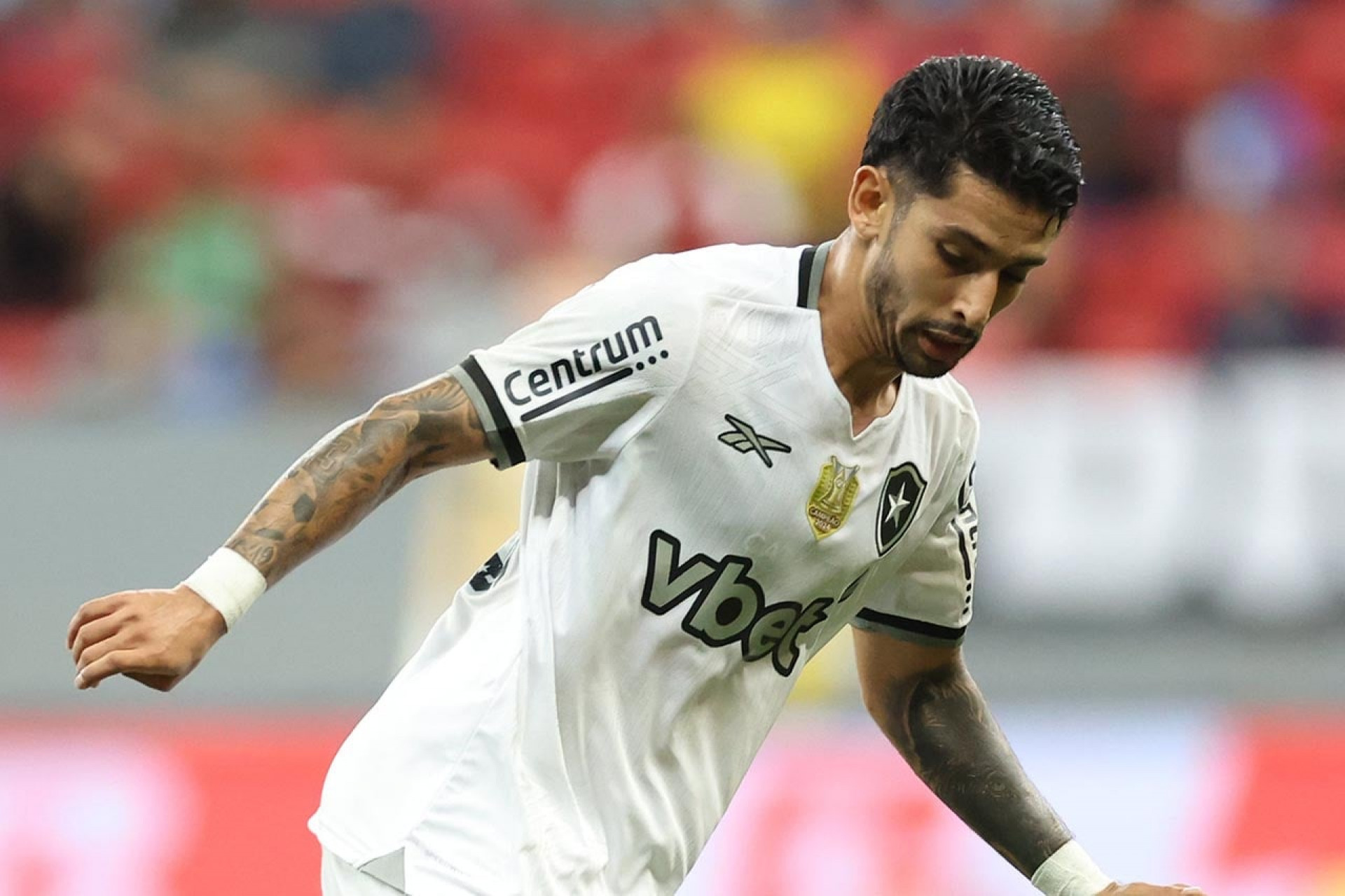 “Vai me colocar faltando dez minutos?”, reclama Santi