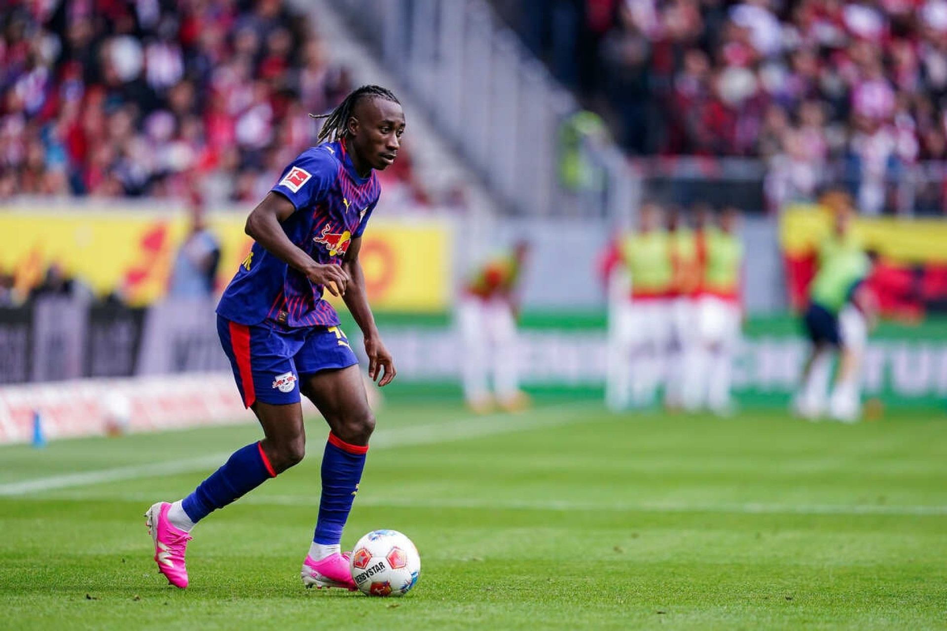 Real Madrid supera PSG e encaminha contrata&ccedil;&atilde;o de Yan Diomand&eacute;