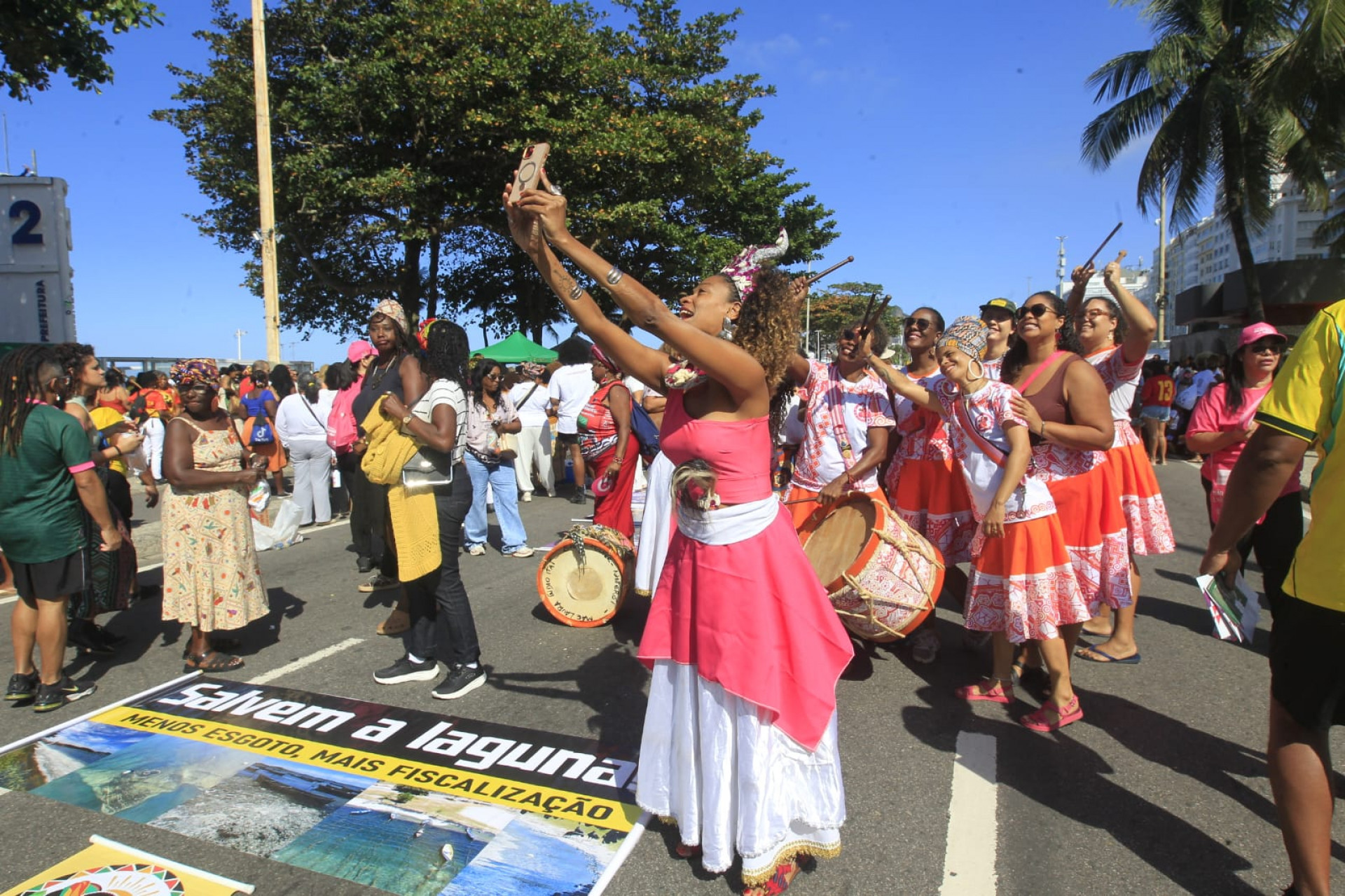 Marcha das Mulheres Negras reúne centenas em Copacabana - Reginaldo Pimenta / Agência O DIA
