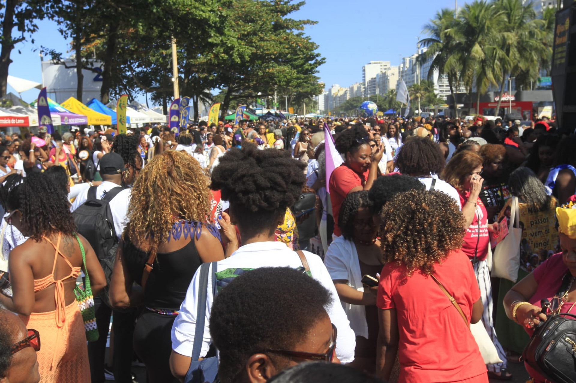 Marcha das Mulheres Negras reúne centenas em Copacabana - Reginaldo Pimenta / Agência O DIA