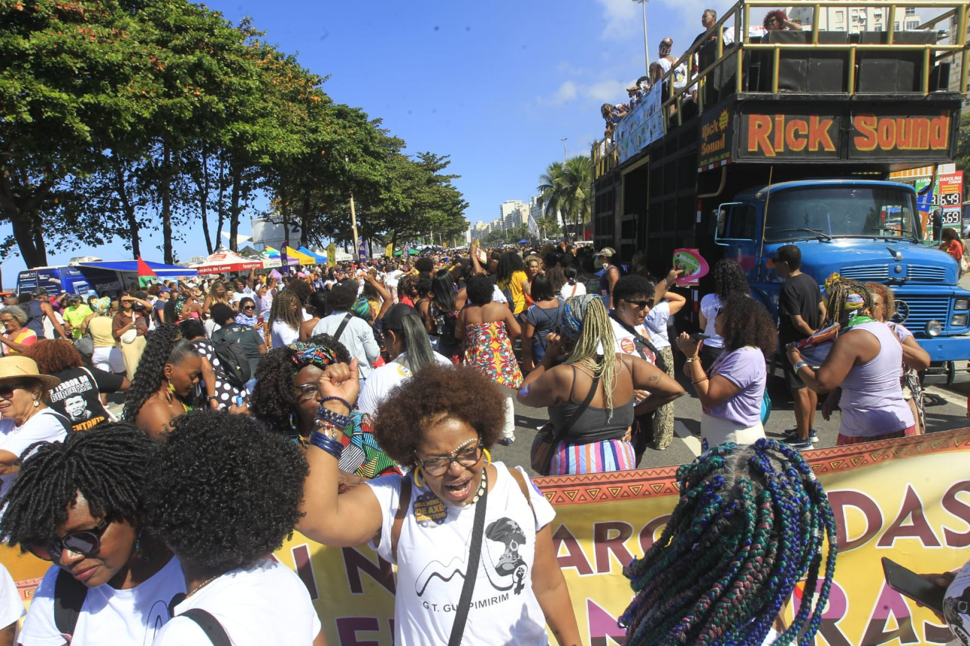 Marcha das Mulheres Negras reúne centenas em Copacabana - Reginaldo Pimenta / Agência O DIA