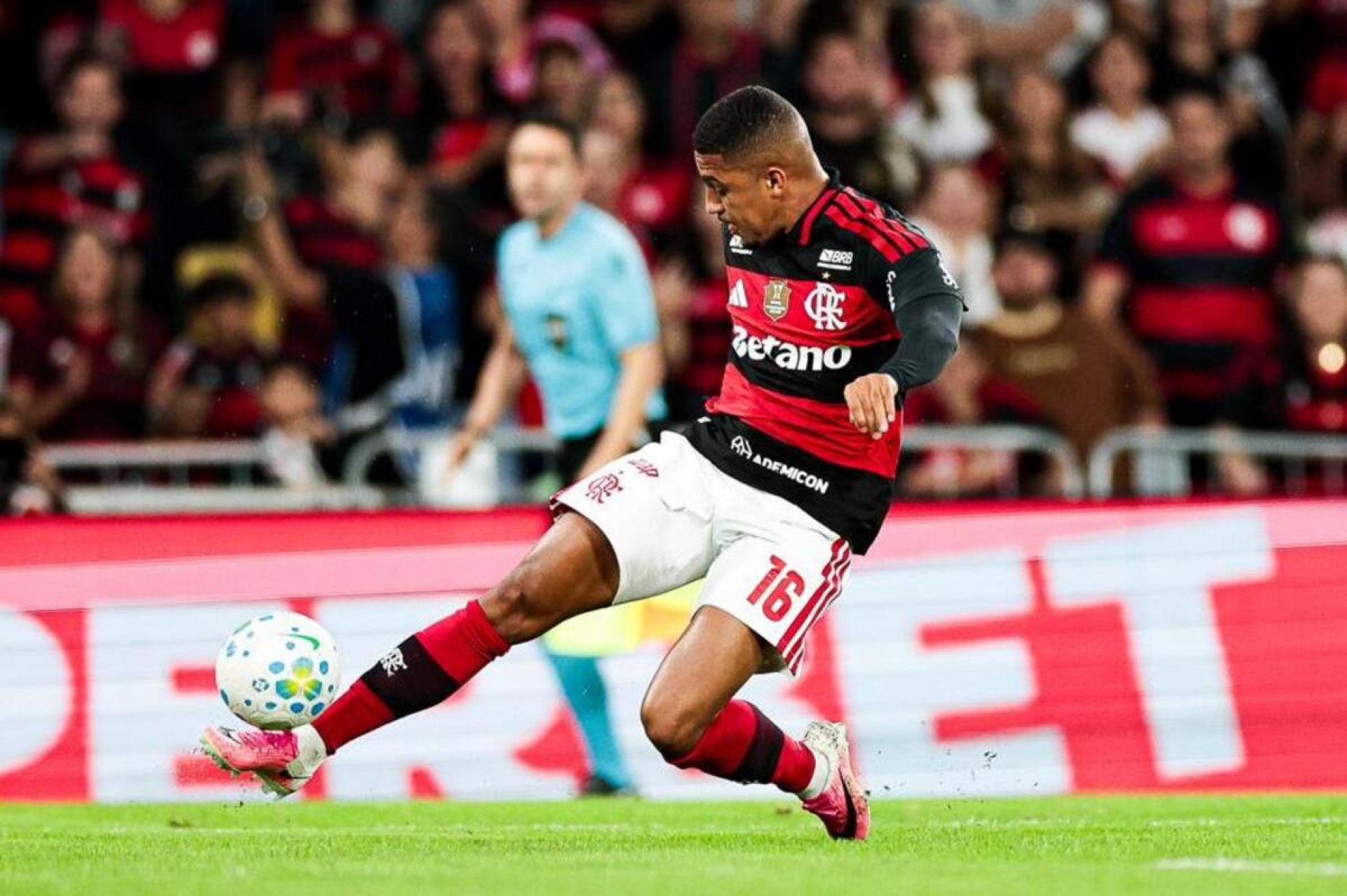 Impedimento semiautom&aacute;tico anula gol do Flamengo contra o S&atilde;o Paulo