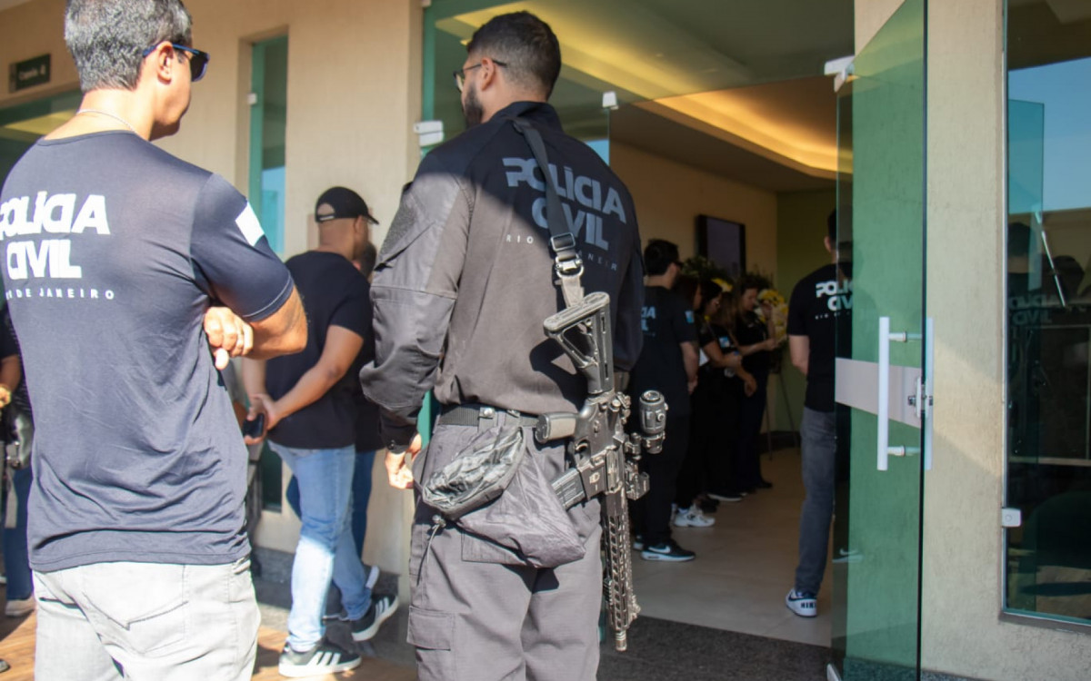 Velório da policial civil Daniela Cunha Moreira no cemitério da penitência na tarde desta segunda-feira (27) - Érica Martin/Agência O DIA