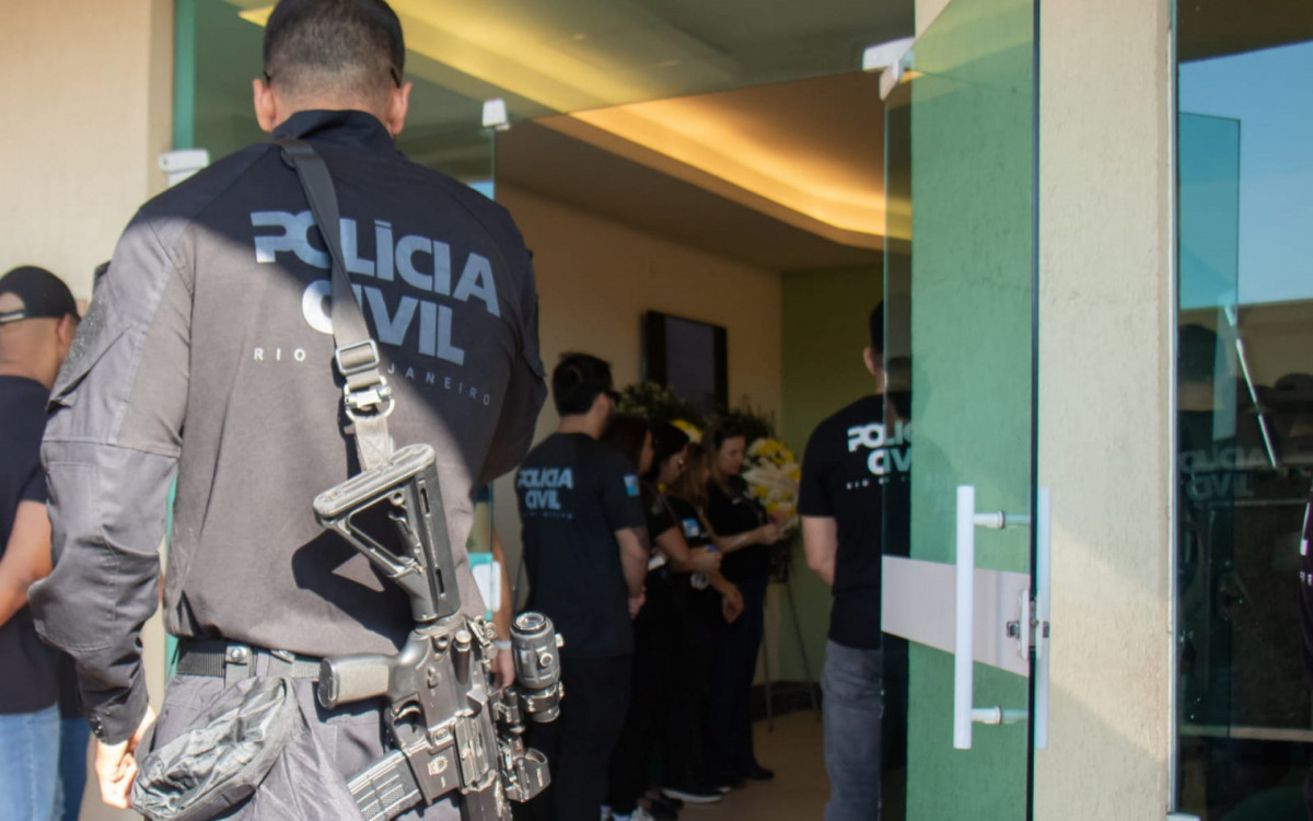 Velório da policial civil Daniela Cunha Moreira no cemitério da penitência na tarde desta segunda-feira (27) - Érica Martin/Agência O DIA