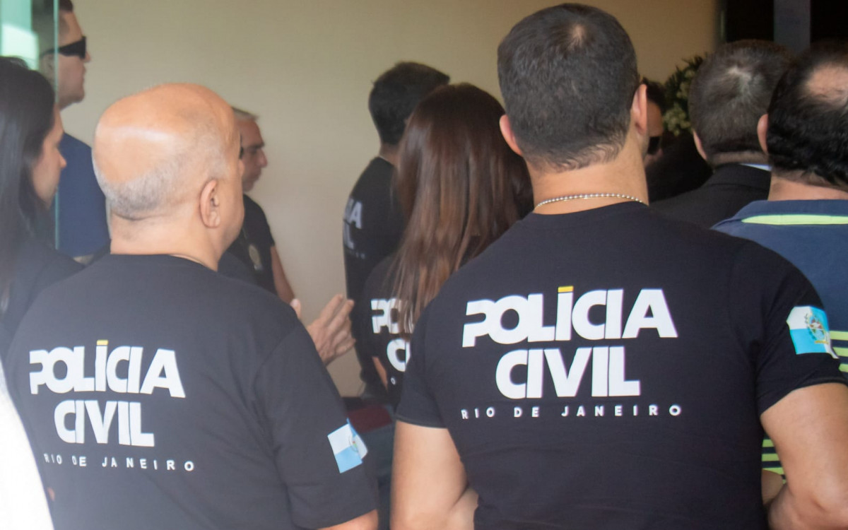 Velório da policial civil Daniela Cunha Moreira no cemitério da penitência na tarde desta segunda-feira (27) - Érica Martin/Agência O DIA