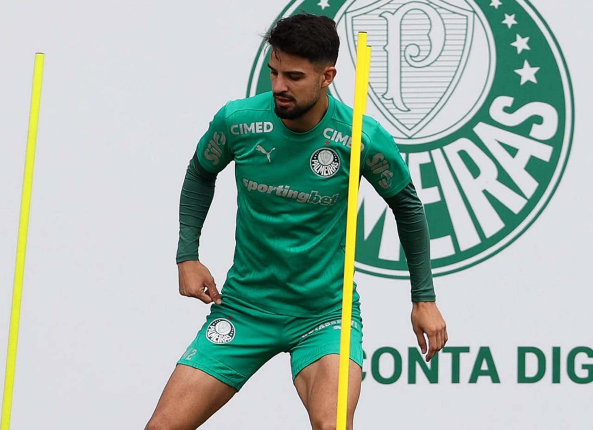 Flaco L&oacute;pez retorna ap&oacute;s a Copa e pode refor&ccedil;ar o Palmeiras contra o Vit&oacute;ria