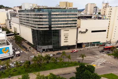 Adolescentes são flagrados furtando loja de perfumes no Plaza Shopping