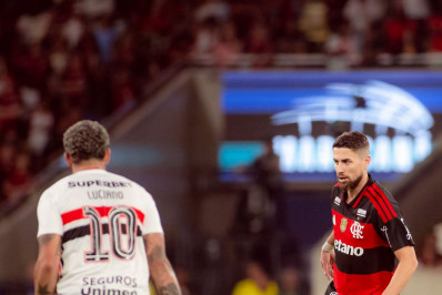 Jorginho elogia dupla do Flamengo: 'Me ajudam muito'
