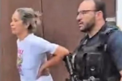 Diarista é presa suspeita de furtar clientes em Meriti