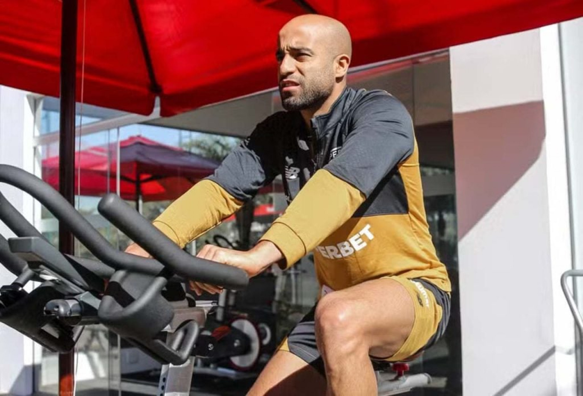 Lucas Moura atualiza torcida do S&atilde;o Paulo sobre sua recupera&ccedil;&atilde;o: “Meio do caminho”