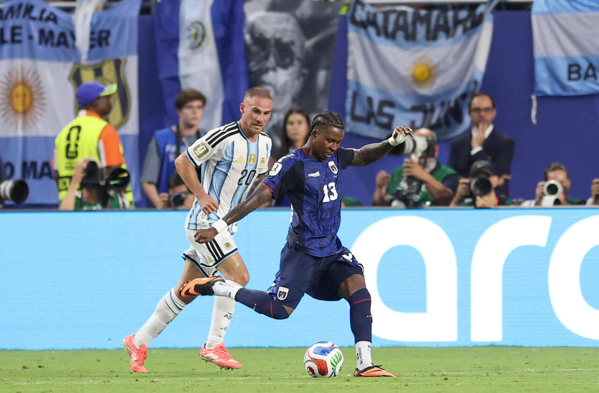 Sidny Cabral, de Cabo Verde, vence pr&ecirc;mio de gol mais bonito da Copa
