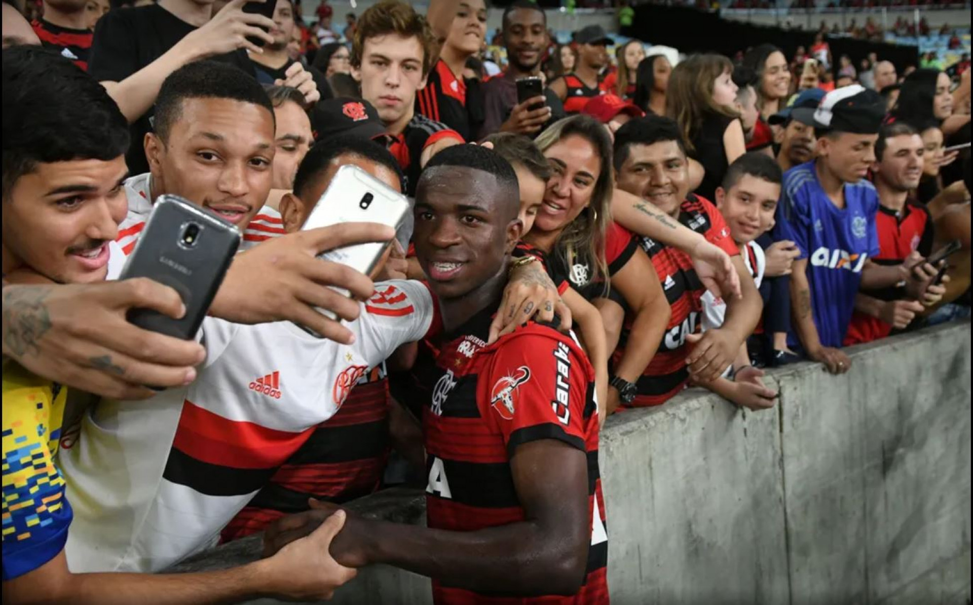 Vini Jr em despedida da torcida do Flamengo no Maracan&atilde; - Alexandre Dur&atilde;o
